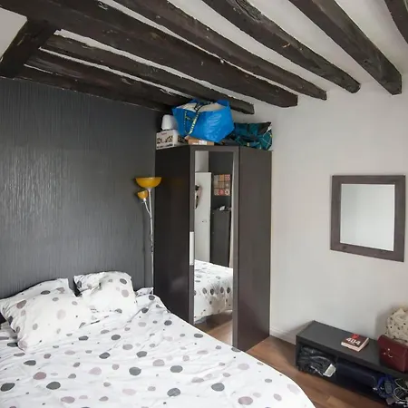 Bright Apt Republique Appartamento